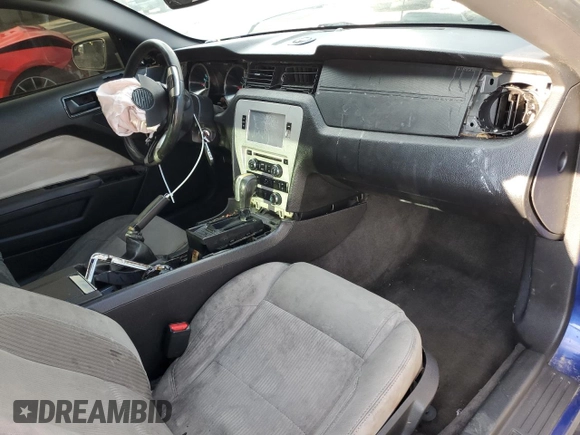 2013 Ford Mustang V6 with VIN 1ZVBP8AM1D5220242, listed as a Copart auction lot 82259684 with 178,607 mi miles and Salvage title. Bid and sale history available at DreamBid. Image 8.