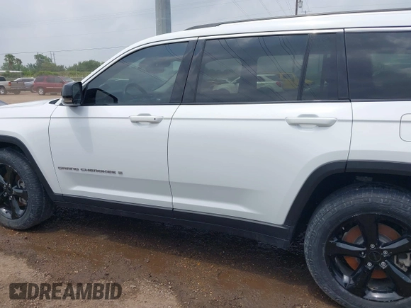 2021 Jeep Grand Cherokee Limited with VIN 1C4RJJBG5M8175260, listed as a IAAI auction lot 42206283 with Not provided miles and . Bid and sale history available at DreamBid. Image 14.