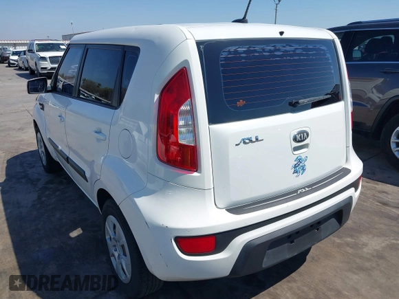 2013 Kia Soul with VIN KNDJT2A52D7568507, listed as a IAAI auction lot 41782739 with 119,285 mi miles. Bid and sale history available at carsss.com. Image 3.