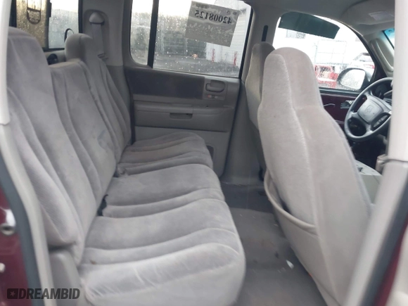 2002 Dodge Dakota SLT with VIN 1B7HL48N62S694380, listed as a IAAI auction lot 42008125 with 152,421 mi miles. Bid and sale history available at carsss.com. Image 8.