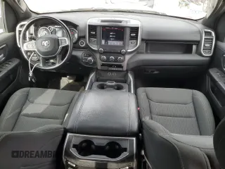 2021 Ram 1500 Big Horn z VIN 1C6SRFBT9MN758587, wystawiony jako Copart lot #56278755 z przebiegiem 56 963 mil mil oraz Szkoda całkowita • Salvage title. Historia ofert i sprzedaży dostępna na DreamBid. Obrazek 8.