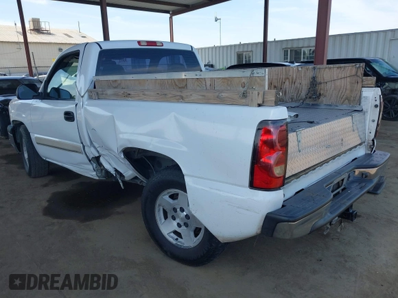 2005 Chevrolet Silverado 1500 Work Truck with VIN 1GCEC14V75Z152255, listed as a IAAI auction lot 42029731 with 270,545 mi miles. Bid and sale history available at carsss.com. Image 3.