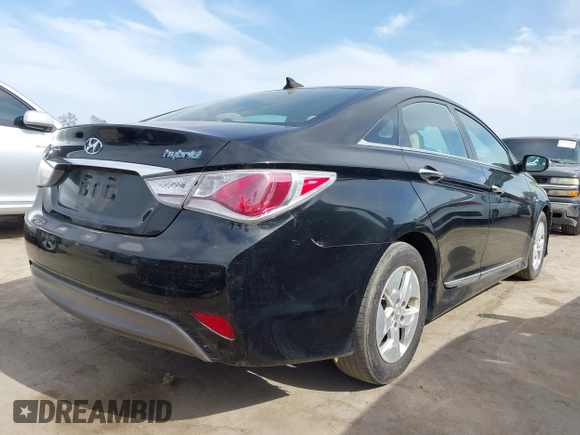 2012 Hyundai Sonata Hybrid z VIN KMHEC4A44CA024933, wystawiony jako IAAI lot #42257317 z przebiegiem 134 148 mil mil oraz . Historia ofert i sprzedaży dostępna na DreamBid. Obrazek 4.