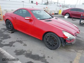 2006 Mercedes-Benz SLK-Class 3.5L with VIN WDBWK56F56F120460, listed as a IAAI auction lot 41651544 with 172,744 mi miles. Bid and sale history available at carsss.com. Image 1.