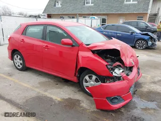 2009 Toyota Matrix S with VIN 2T1LE40E49C009417, listed as a IAAI auction lot 41469027 with 86,212 mi miles. Bid and sale history available at carsss.com. Image 1.