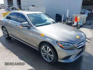 2019 Mercedes-Benz C 300 z VIN 55SWF8EB0KU314445, wystawiony jako IAAI lot #42044437 z przebiegiem 87 099 mil mil oraz . Historia ofert i sprzedaży dostępna na DreamBid. Obrazek 1.