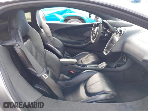 2019 McLaren 570S z VIN SBM13DAA2KW006285, wystawiony jako IAAI lot #41774081 z przebiegiem 24 032 mil mil oraz . Historia ofert i sprzedaży dostępna na DreamBid. Obrazek 8.