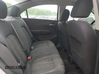 2014 Chevrolet Sonic LT z VIN 1G1JC5SH1E4243983, wystawiony jako Copart lot #59483085 z przebiegiem 106 345 mil mil oraz Szkoda całkowita • Salvage title. Historia ofert i sprzedaży dostępna na DreamBid. Obrazek 10.
