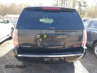 2008 GMC Yukon Denali z VIN 1GKFK63848J131662, wystawiony jako IAAI lot #41887718 z przebiegiem 319 420 mil mil oraz . Historia ofert i sprzedaży dostępna na DreamBid. Obrazek 16.
