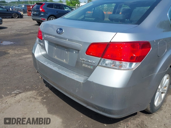 2011 Subaru Legacy Premium z VIN 4S3BMBC6XB3235757, wystawiony jako IAAI lot #42533336 z przebiegiem 168 825 mil mil oraz . Historia ofert i sprzedaży dostępna na DreamBid. Obrazek 6.