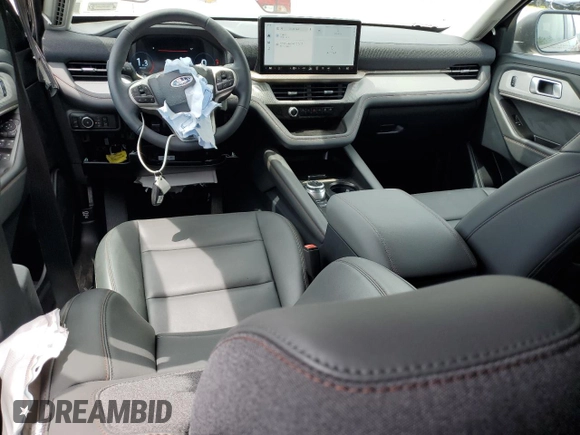 2025 Ford Explorer Active with VIN 1FMUK8DH3SGB48594, listed as a Copart auction lot 58975755 with 3,134 mi miles and Salvage title. Bid and sale history available at DreamBid. Image 8.