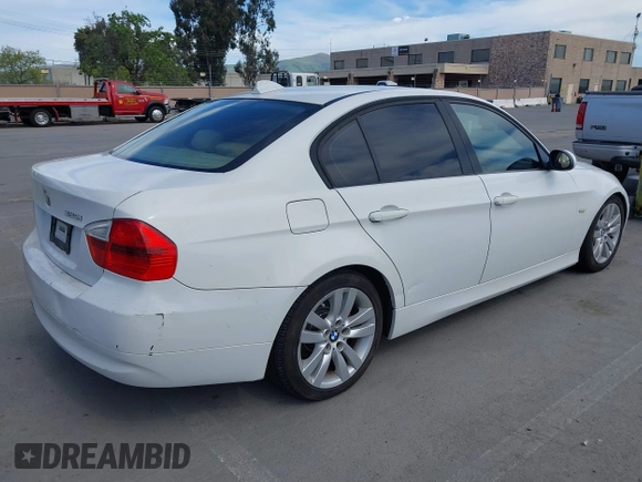 2006 BMW 3 Series 325i with VIN WBAVB13546K000753, listed as a IAAI auction lot 42021232 with 325,298 mi miles and . Bid and sale history available at carsss.com. Image 4.
