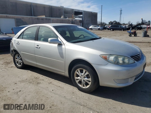 2005 Toyota Camry LE with VIN 4T1BF30K15U093326, listed as a Copart auction lot 48425395 with 90,728 mi miles and Salvage Title. Bid and sale history available at DreamBid. Image 4.