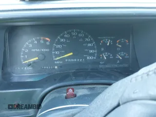 1996 Chevrolet Tahoe z VIN 1GNEK13R3TJ318572, wystawiony jako IAAI lot #41419555 z przebiegiem 199 201 mil mil oraz . Historia ofert i sprzedaży dostępna na DreamBid. Obrazek 7.