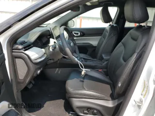 2024 Jeep Compass Limited z VIN 3C4NJDCN0RT122990, wystawiony jako Copart lot #59363245 z przebiegiem 3 231 mil mil oraz Szkoda całkowita • Salvage title. Historia ofert i sprzedaży dostępna na DreamBid. Obrazek 7.