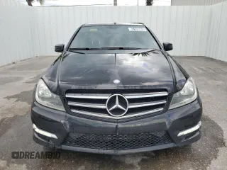 2014 Mercedes-Benz C 250 Sport z VIN WDDGF4HB7EA936280, wystawiony jako Copart lot #62165085 z przebiegiem 121 498 mil mil oraz Czysty tytuł • Clean title. Historia ofert i sprzedaży dostępna na DreamBid. Obrazek 5.