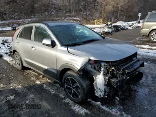 2024 Kia Niro LX with VIN KNDCP3LE0R5137103, listed as a Copart auction lot 43588865 with 4,224 mi miles and Salvage Title. Bid and sale history available at carsss.com. Image 4.