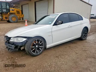 2009 BMW 3 Series 328i with VIN WBAPH77519NM27637, listed as a Copart auction lot 60708985 with 131,756 mi miles and Salvage title. Bid and sale history available at DreamBid. Image 1.