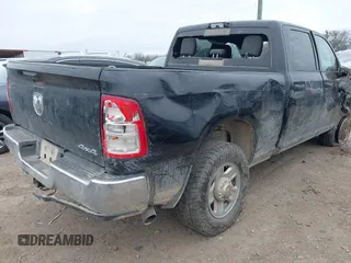 2023 Ram 2500 Tradesman z VIN 3C6UR5CL0PG614831, wystawiony jako IAAI lot #41367939 z przebiegiem 70 439 mil mil oraz . Historia ofert i sprzedaży dostępna na DreamBid. Obrazek 14.