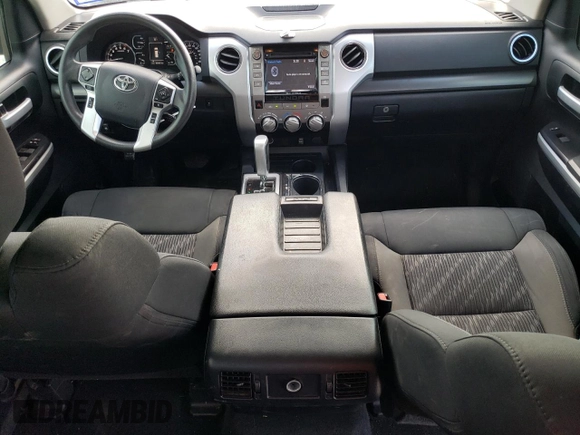 2018 Toyota Tundra 2WD SR5 with VIN 5TFEM5F11JX131082, listed as a Copart auction lot 82617924 with 105,481 mi miles and Salvage Title. Bid and sale history available at carsss.com. Image 8.