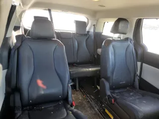 2022 Kia Carnival EX with VIN KNDNC5H38N6138625, listed as a Copart auction lot 43135535 with 53,070 mi miles and Salvage Title. Bid and sale history available at DreamBid. Image 12.