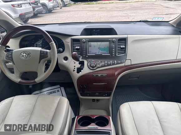 2013 Toyota Sienna XLE с VIN 5TDDK3DC3DS058382, выставлен на аукционе IAAI как лот 42521554 с пробегом 276 065 миль миль и . История ставок и продаж доступна на DreamBid. Изображение 6.