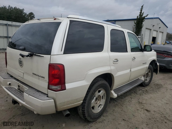 2006 Cadillac Escalade with VIN 1GYEC63N66R151379, listed as a Copart auction lot 87439404 with 247,197 mi miles and Salvage Title. Bid and sale history available at carsss.com. Image 3.