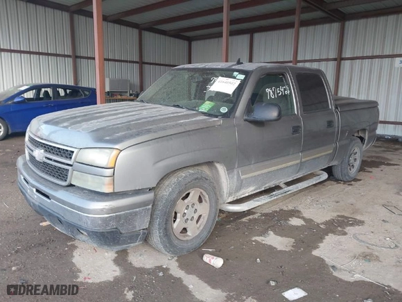 2006 Chevrolet Silverado 1500 LT1 with VIN 2GCEC13T061148784, listed as a IAAI auction lot 41640502 with 325,509 mi miles. Bid and sale history available at carsss.com. Image 6.
