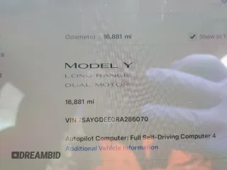 2024 Tesla Model Y Long Range z VIN 7SAYGDEE0RA286070, wystawiony jako Copart lot #58200425 z przebiegiem 16 881 mil mil oraz Szkoda całkowita • Salvage title. Historia ofert i sprzedaży dostępna na DreamBid. Obrazek 9.