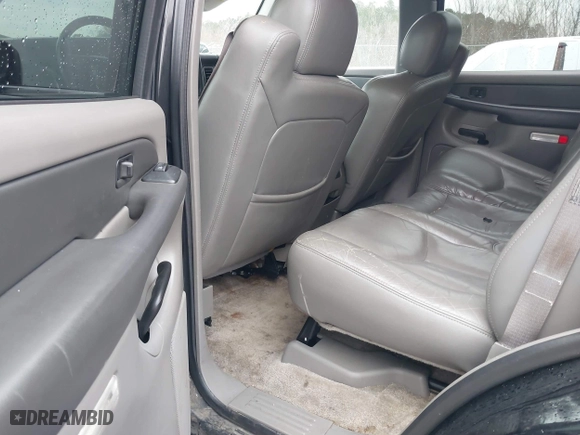 2003 Chevrolet Tahoe LS with VIN 1GNEC13Z73R243308, listed as a IAAI auction lot 41510266 with 246,378 mi miles. Bid and sale history available at carsss.com. Image 8.