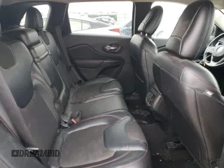 2017 Jeep Cherokee Trailhawk L Plus z VIN 1C4PJMBB6HW519113, wystawiony jako Copart lot #88548615 z przebiegiem 80 881 mil mil oraz Szkoda całkowita • Salvage title. Historia ofert i sprzedaży dostępna na DreamBid. Obrazek 11.