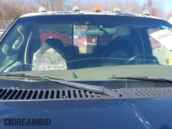 2004 Ford F-350 XL with VIN 1FTSF31L84EB90477, listed as a IAAI auction lot 41894632 with 212,107 mi miles and . Bid and sale history available at DreamBid. Image 15.