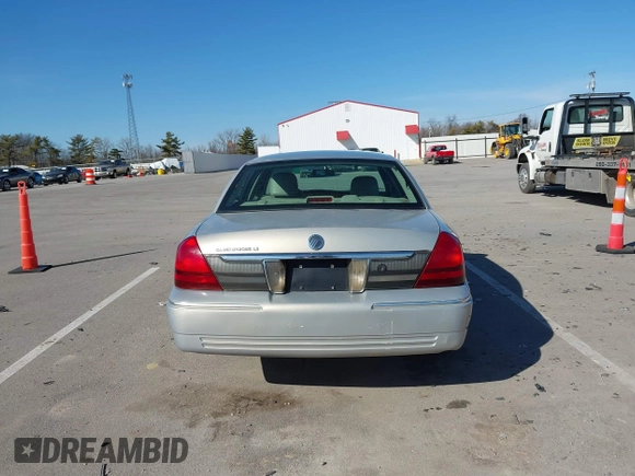 2010 Mercury Grand Marquis LS z VIN 2MEBM7FV4AX608503, wystawiony jako IAAI lot #41721726 z przebiegiem 172 907 mil mil oraz . Historia ofert i sprzedaży dostępna na DreamBid. Obrazek 16.