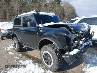 2024 Ford Bronco z VIN 1FMDE1AP3RLA66439, wystawiony jako IAAI lot #41071999 z przebiegiem 3 055 mil mil oraz . Historia ofert i sprzedaży dostępna na DreamBid. Obrazek 1.