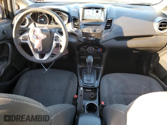 2019 Ford Fiesta SE z VIN 3FADP4BJXKM135891, wystawiony jako Copart lot #47369075 z przebiegiem 127 721 mil mil oraz Szkoda całkowita • Salvage title. Historia ofert i sprzedaży dostępna na DreamBid. Obrazek 8.