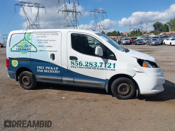 2015 Nissan NV200 SV with VIN 3N6CM0KN2FK696854, listed as a IAAI auction lot 40484019 with 198,411 mi miles. Bid and sale history available at carsss.com. Image 14.