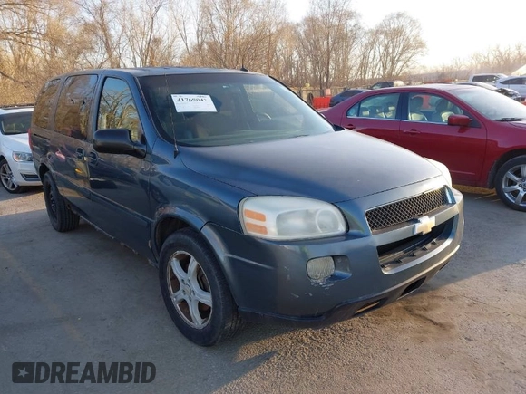 2005 Chevrolet Uplander LS with VIN 1GNDV23L05D265528, listed as a IAAI auction lot 41769042 with 292,570 mi miles. Bid and sale history available at carsss.com. Image 1.
