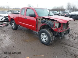 2018 Toyota Tacoma SR z VIN 5TFSX5EN1JX063008, wystawiony jako IAAI lot #41546483 z przebiegiem 206 712 mil mil oraz . Historia ofert i sprzedaży dostępna na DreamBid. Obrazek 1.