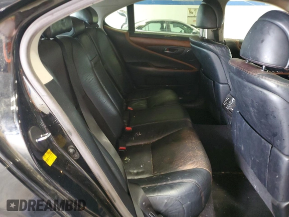 2011 Lexus LS 460 z VIN JTHBL5EF8B5103973, wystawiony jako Copart lot #56885645 z przebiegiem 191 841 mil mil oraz Szkody całkowita. Historia ofert i sprzedaży dostępna na DreamBid. Obrazek 10.