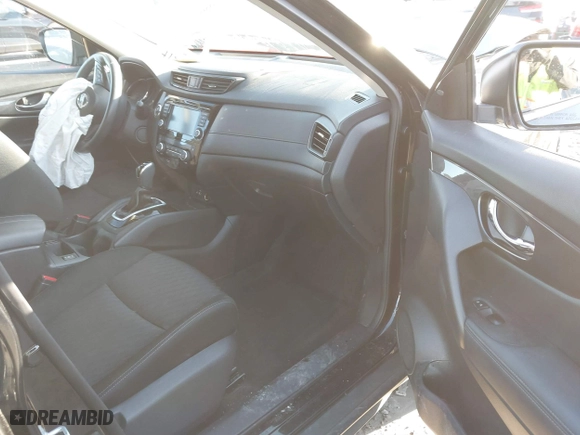 2018 Nissan Rogue S with VIN KNMAT2MV9JP619105, listed as a IAAI auction lot 41843613 with 47,960 mi miles. Bid and sale history available at carsss.com. Image 5.