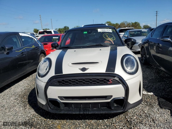 2024 MINI Hardtop 2 Door Cooper S with VIN WMW53DH0XR2U53601, listed as a Copart auction lot 74007454 with 0 mi miles and Non Repairable. Bid and sale history available at carsss.com. Image 5.