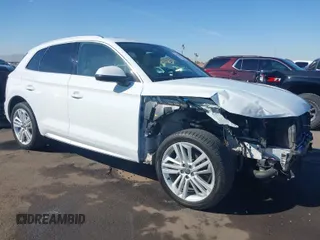 2020 Audi Q5 Premium Plus with VIN WA1BNAFY5L2023323, listed as a IAAI auction lot 41674930 with 35,847 mi miles. Bid and sale history available at carsss.com. Image 1.