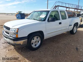 2003 Chevrolet Silverado 1500 LS with VIN 1GCEC19V13Z218093, listed as a IAAI auction lot 41016260 with 237,633 mi miles. Bid and sale history available at carsss.com. Image 17.