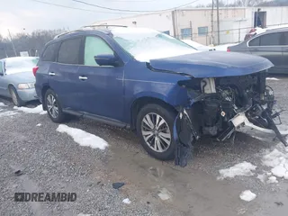 2017 Nissan Pathfinder SV z VIN 5N1DR2MN8HC634008, wystawiony jako IAAI lot #41281853 z przebiegiem Nie podano mil oraz . Historia ofert i sprzedaży dostępna na DreamBid. Obrazek 1.