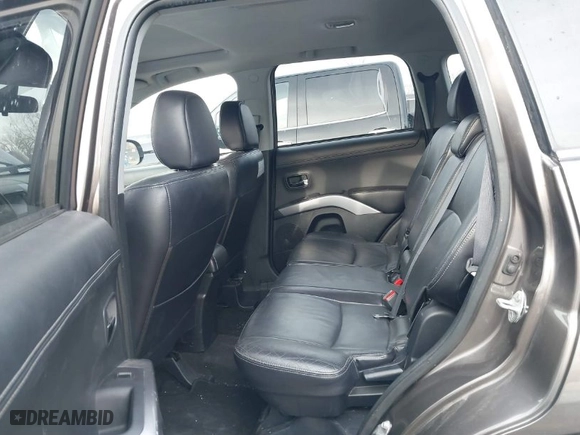 2011 Mitsubishi Outlander GT with VIN JA4JT5AX6BU034177, listed as a IAAI auction lot 41833096 with 213,554 mi miles. Bid and sale history available at carsss.com. Image 8.
