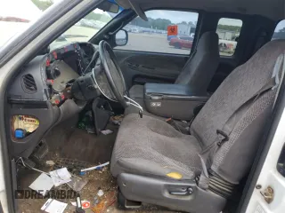 2001 Dodge 1500 z VIN 1B7HC13Z61J605436, wystawiony jako Copart lot #54539475 z przebiegiem 212 845 mil mil oraz Szkoda całkowita • Salvage title. Historia ofert i sprzedaży dostępna na DreamBid. Obrazek 7.