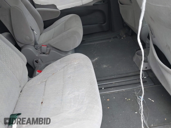 2018 Toyota Sienna LE Auto Access Seat with VIN 5TDKZ3DC6JS904910, listed as a IAAI auction lot 41138869 with 109,900 mi miles and . Bid and sale history available at DreamBid. Image 8.