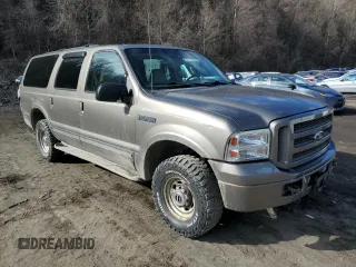 2005 Ford Excursion Limited with VIN 1FMNU43S25EB45643, listed as a Copart auction lot 44192835 with 153,622 mi miles and Salvage title. Bid and sale history available at DreamBid. Image 4.