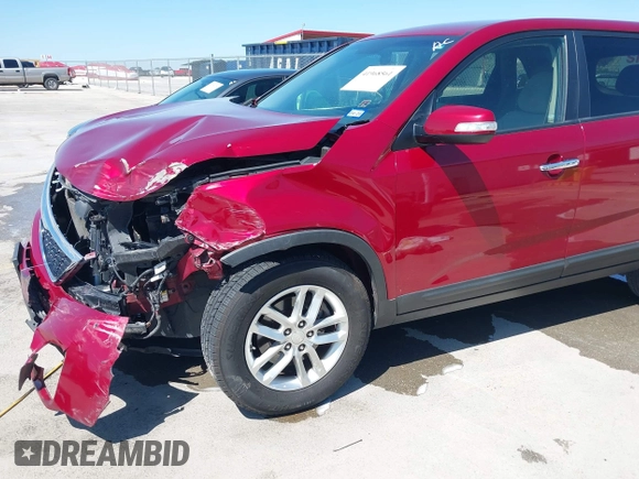 2015 Kia Sorento LX with VIN 5XYKT3A62FG592895, listed as a IAAI auction lot 41968561 with 99,761 mi miles. Bid and sale history available at carsss.com. Image 18.