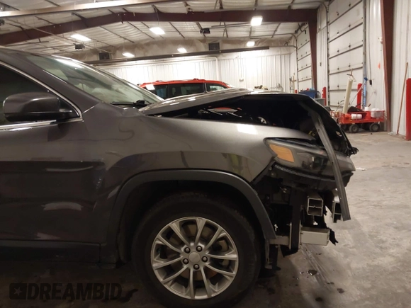 2019 Jeep Cherokee Altitude with VIN 1C4PJMLB2KD287336, listed as a IAAI auction lot 42230374 with 107,785 mi miles and . Bid and sale history available at DreamBid. Image 18.